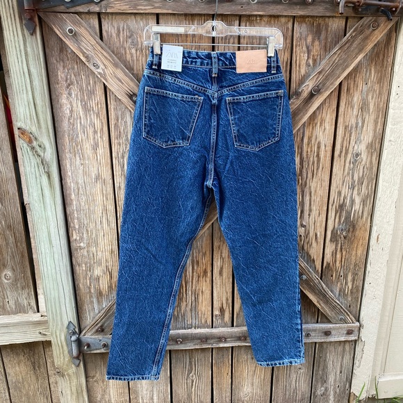 ZARA Classic Fit Mom Jeans - Picture 5 of 6